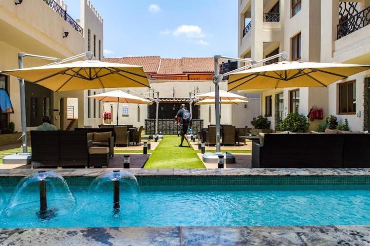 Kandiz Queendom Nairobi Extérieur photo